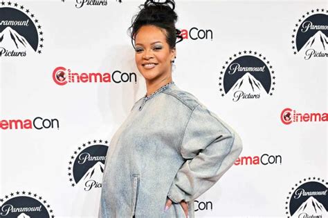 Pregnant Rihanna Poses Practically Nude in Sultry Maternity Shoot